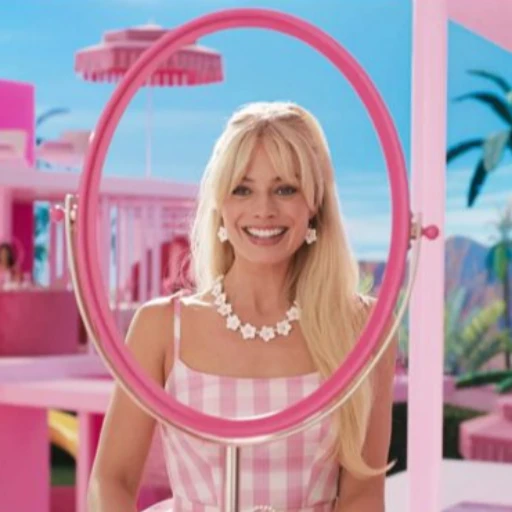 Barbie cerca de estar entre las 10 películas más taquilleras de EE UU