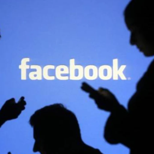 Facebook se reorientará para atraer «adultos jóvenes» a su plataforma